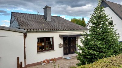 RÖSRATH: kleines Haus in guter zentrumsnaher Wohnlage
