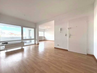 Helle 3,5-Zimmer Wohnung mit Balkon und Garage in Taunusstein