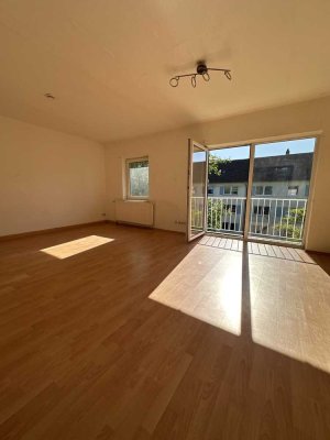Gepflegte 2-Zimmer-Wohnung mit kleinem Balkon in ruhiger Lage!