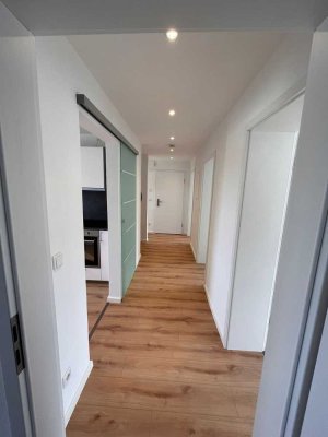 Neuwertige vier Zimmer Wohnung in Ingolstadt, Suedost