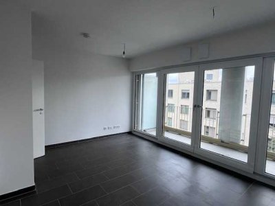 1-Zimmer Studio-Apartment mit Einbauküche, Loggia und Tiefgaragenstellplatz