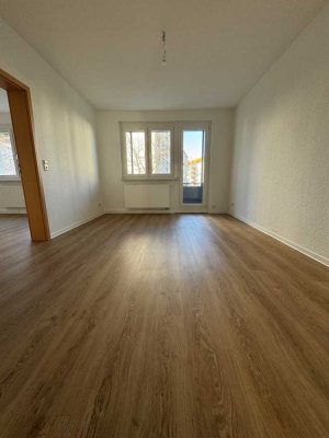 !Sofort bezugsbereit! Neu sanierte 2-Raum Wohnung