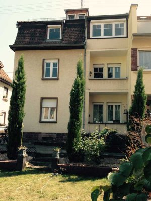 ❤️-lich Willkommen zu diesem charmanten und liebevoll saniertem Altbau mit mediterranem Garten