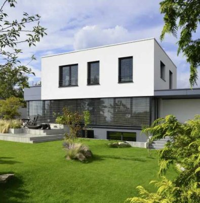 **Freist. Bauhausstil-Villa auf Sonnengrundstück in Düsseldorf-Gerresheim / Ostparksiedlung**