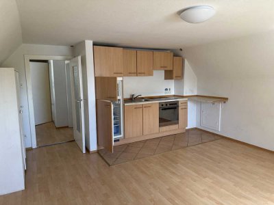 Handwerker aufgepasst. 1-Zimmer-Apartment mit Ausbaureserve, provisionsfrei.