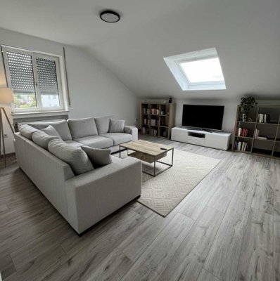 Frisch renovierte Dachgeschosswohnung zum sofortigen Bezug!