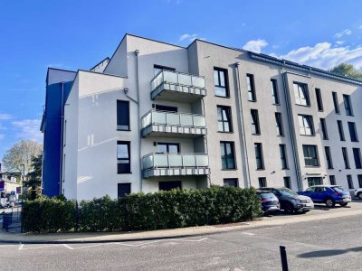 Großzügige 3-Zi-Wohnung mit Balkon-Loggia, zwei Bädern, großen Schlafzimmern und offener Küche