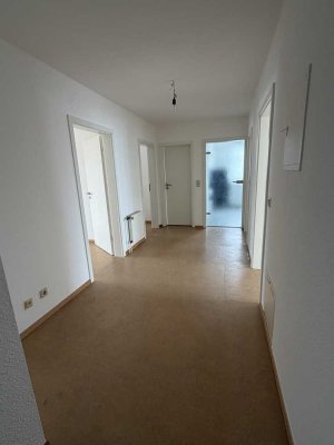 Helle 4-Zimmer Dachgeschosswohnung mit Balkon in Angerstein, Nörten-Hardenberg