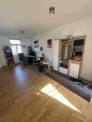 Charmante 1,5 Zi Wohnung mit EBK