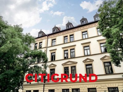 Neuhausen - Repräsentatives Altbaurefugium mit sonnigem Innenhofbalkon in begehrter Raritätenlage