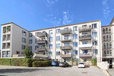 4-Zimmer-Eigentumswohnung inklusive Stellplatz und Balkon mit Blick auf die Elbe