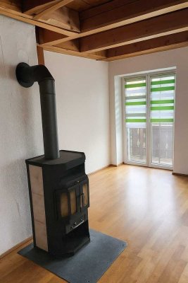 gemütliche 3-Zimmer-Maisonette-Wohnung mit Einbauküche und Kamin in Kienberg