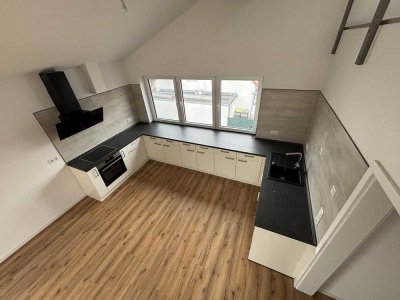 Modernes Dachgeschoss: 3 Zimmer + Bonusraum