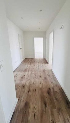 ***ERSTBEZUG NACH RENOVIERUNG - TOLLE 4 ZIMMERWOHNUNG IN MÜLHEIM-DÜMPTEN***