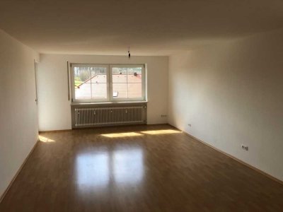 3,5-Zimmer-Wohnung mit großen Balkon, Garten, Holzofen und Garage-Cham -Katzberg