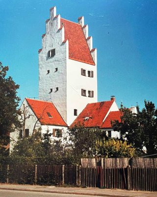 Taschenturm mit Anbauten in Ingolstadt-Mitte, gut erhalten