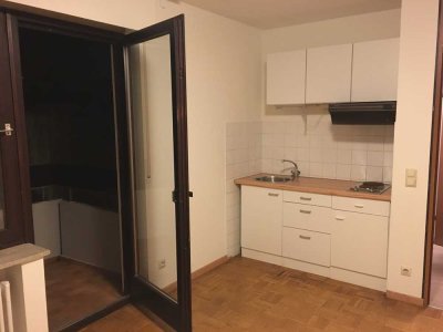 Praktische 1,5-Raum-Erdgeschosswohnung mit Küchenzeile in Stuttgart