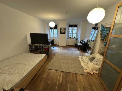 Möblierte 1-Zimmer-Wohnung zur Zwischenmiete in Bestlage