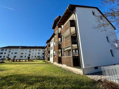 RENOVIERTE 2 ZIM. WOHNUNG !  - GROßER BALKON - KELLERRAUM - KFZ-STELLPLATZ - ZENTRALE LAGE