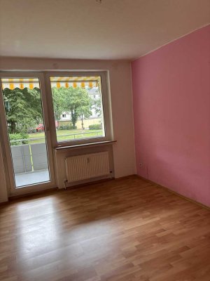 3-Raum-Hochparterre-Wohnung mit Balkon und EBK Horn-Lehe