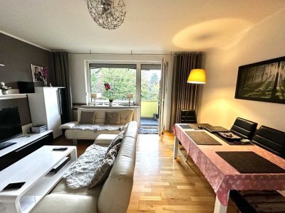 Helle 3-Zimmer-Wohnung mit Balkon, Einbauküche im 2. OG in Eller