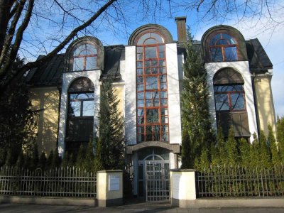 +++12-Zimmer-Villa in Harlaching+++