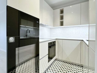 Luxuriös sanierte 1,5-Zimmer-Wohnung mit exklusiver Einbauküche