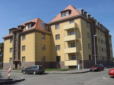 Energieeffiziente 2-RWG im 2.OG mit Laminat, Tageslichtbad mit Dusche und Wanne und Balkon! *WE 13*