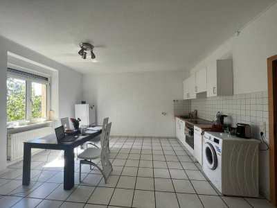 Geschmackvolle 2-Zimmer-Wohnung mit Einbauküche in Ludwigshafen am Rhein