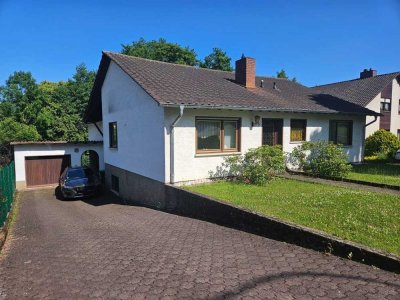 gepflegter Bungalow / Garage in ruhiger, zentraler Lage Top-Lage von Püttlingen
