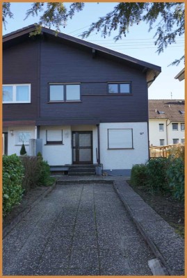 In stadtnaher Wohnlage: Doppelhaushälfte mit 140 m² Wohnfläche und Garage ab sofort zu vermieten!
