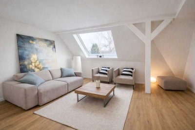 Loft-Etage in sanierter Villa in Othmarschen – privat & möbliert