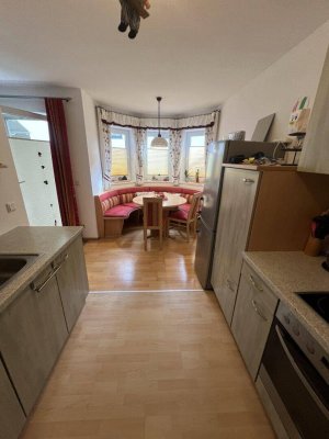 WIESING - Sonnige, sehr gut eingeteilte 3 Zi.-Mietwohnung mit Terrasse und kleinem Garten