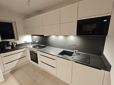 Helle Neubau 3-Zimmer-Wohnung mit hochwertiger EBK