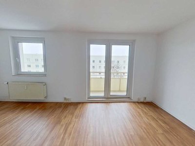 Schicke 3-Zimmer-Wohnung mit BALKON in zentraler Lage