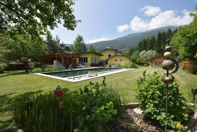 Traumhaftes sehr gepflegtes Landhaus im Maltatal mit parkähnlichem Grundstück und Pool sowie Nebengebäuden