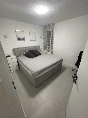 Exklusive, modernisierte 3,5-Raum-EG-Wohnung mit gehobener Innenausstattung mit Balkon in Frankfurt