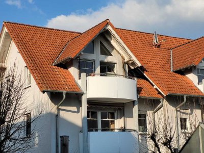 SOLIDE, MASSIV, WERTBESTÄNDIG!!! Vermietete Dachgeschosswohnung mit Carport in Heringen