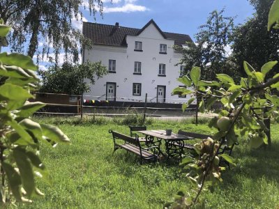 Stilvolle teilmöblierte 3,5-Zimmer-Wohnung in Köln Kasselberg direkt am Rhein im Naturschutzgebiet