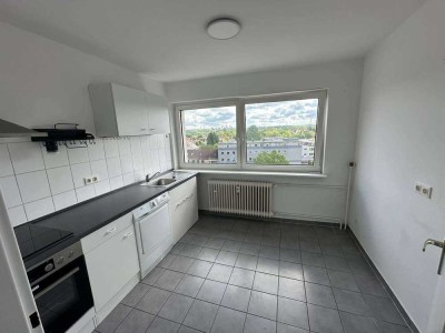 *Neu renoviert, Einbauküche und teil möbliert* 3-Zi-Whg mit toller Aussicht in Lebenstedt!