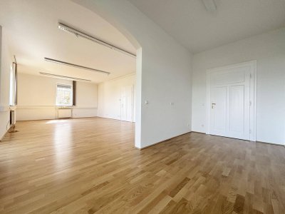 Großzügige 2-Zimmerwohnung in einer charmanten Villa