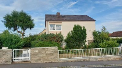 Geräumiges 4-Zimmer-Haus mit Garage in Wülfershausen an der Saale