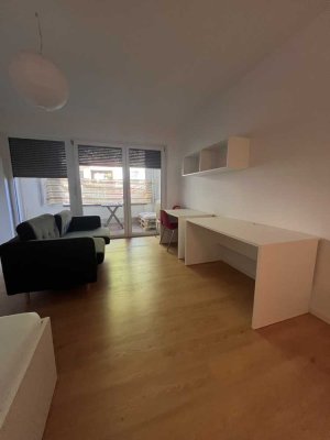 Helle 1,5-Zimmer Wohnung im 4. OG mit Balkon in Offenbach Stadtmitte