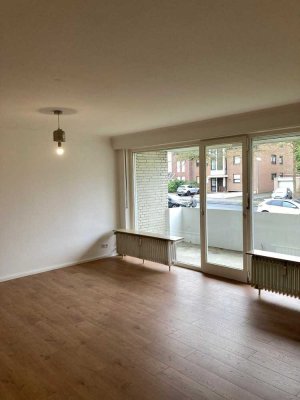 Renovierte 3. Zi.- Wohnung mit 2 Balkonen und Küche