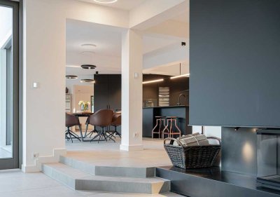 VILLA mit Indoorpool. Kernsaniert.  P R O V I S I O N S F R E I.