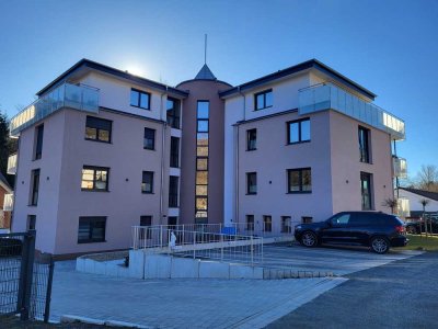 Attraktive und neuwertige 3-Raum-Wohnung im 1. OG mit geh. Innenausstattung mit Balkon und EBK