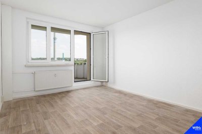 Komplett renovierte 3-Raum-Wohnung mit Balkon – Bezugsfertig in ruhiger Lage mit Blick ins Grüne
