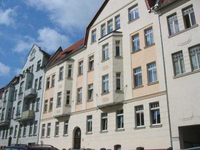4-Zimmer Dachgeschosswohnung mit Balkon & PKW-Stellplatz in Südliche Innenstadt