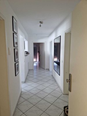 3-Zimmer-DG-Wohnung mit geh. Innenausstattung mit Balkon + Terrasse in Höchst im Odenwald