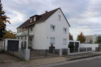 2,5-Zimmer-DG-Wohnung in Mannheim
